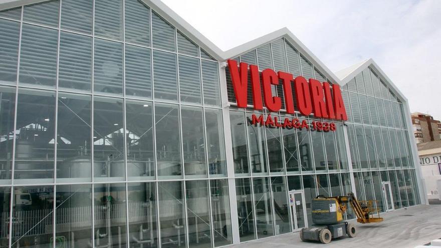 El nombre de Cerveza Victoria ya luce en su futura fábrica en Málaga.