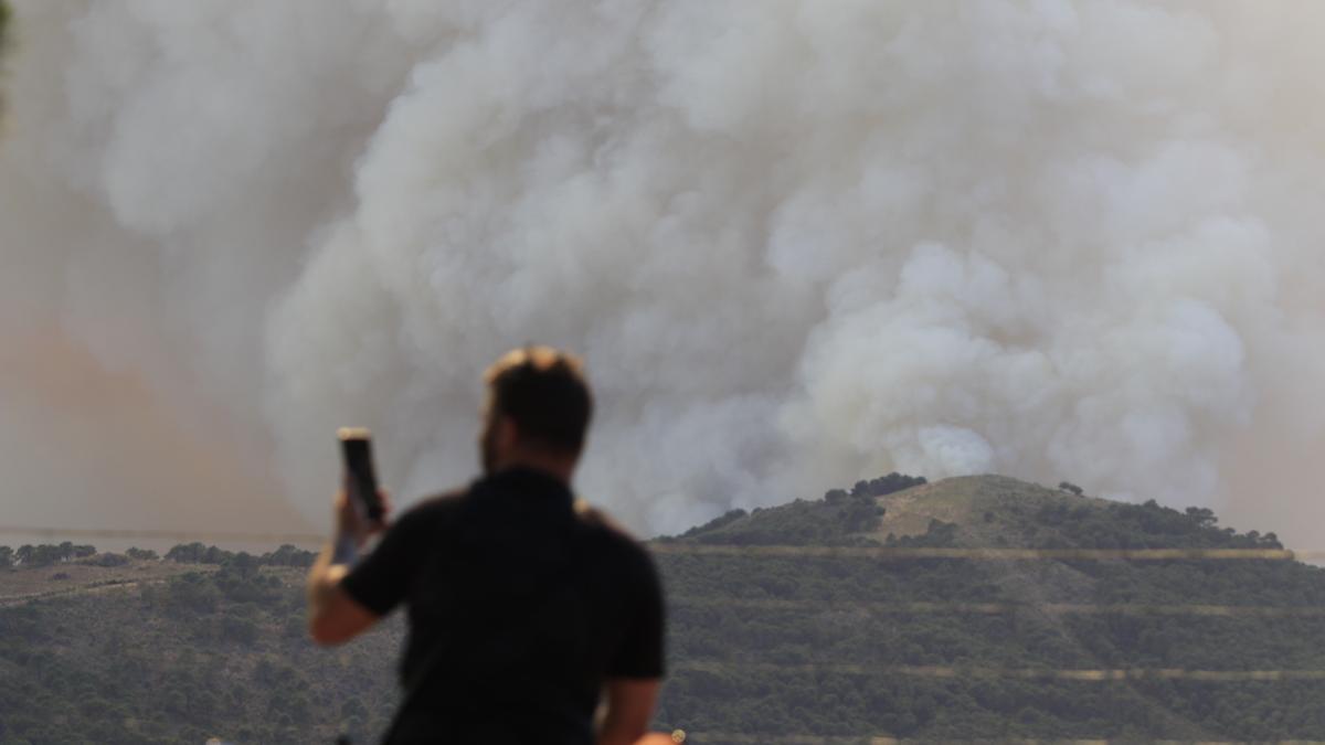 Una imagen del incendio en Sierra Bermeja iniciado a mediados de semana en Pujerra
