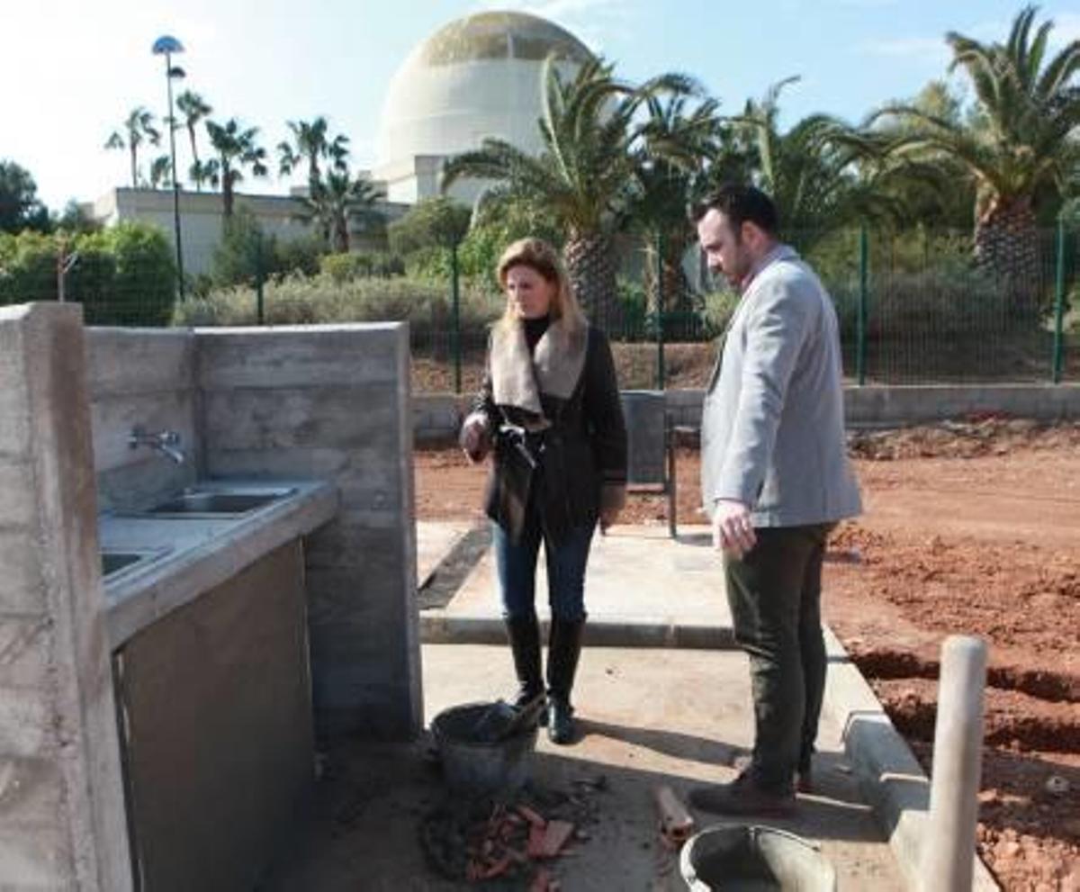 Amparo Marco y Rafa Simó, durante la visita.