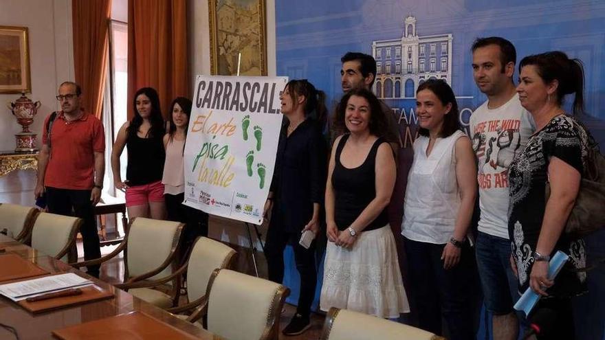 La presentación del proyecto en el Ayuntamiento, con todos los representantes colaboradores.