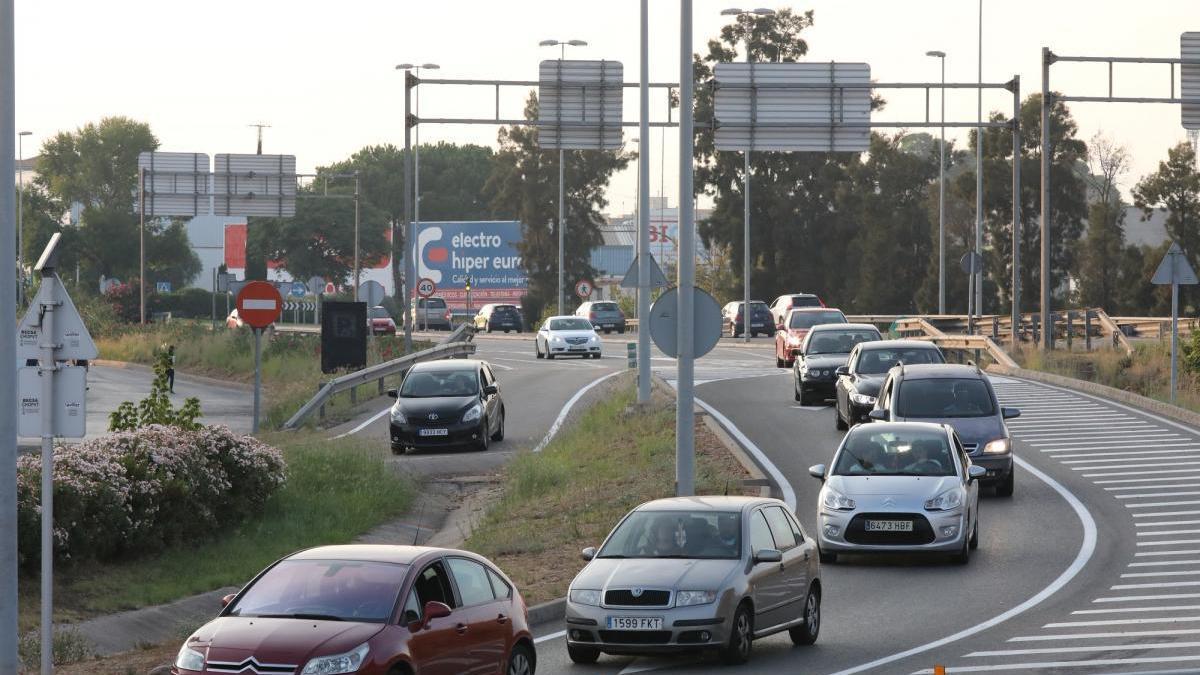 El coche sigue líder ante el deficiente transporte del área metropolitana de la Plana