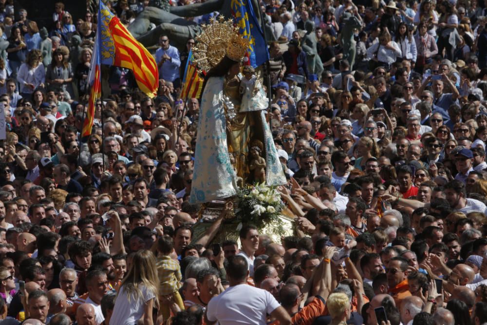 Día de la Virgen de los Desamparados: Traslado de la Mare de Déu