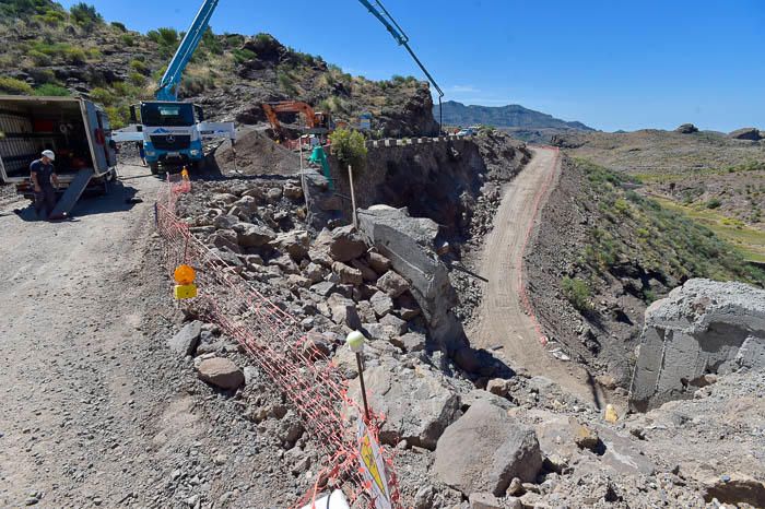 Obras en la carretera GC-605, en la presa de Las ...