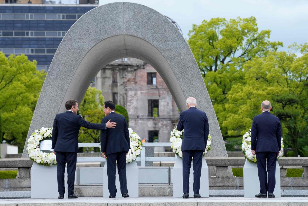 Los líderes del G7 visitan el Memorial Park para las víctimas de la bomba atómica en Hiroshima, entre protestas