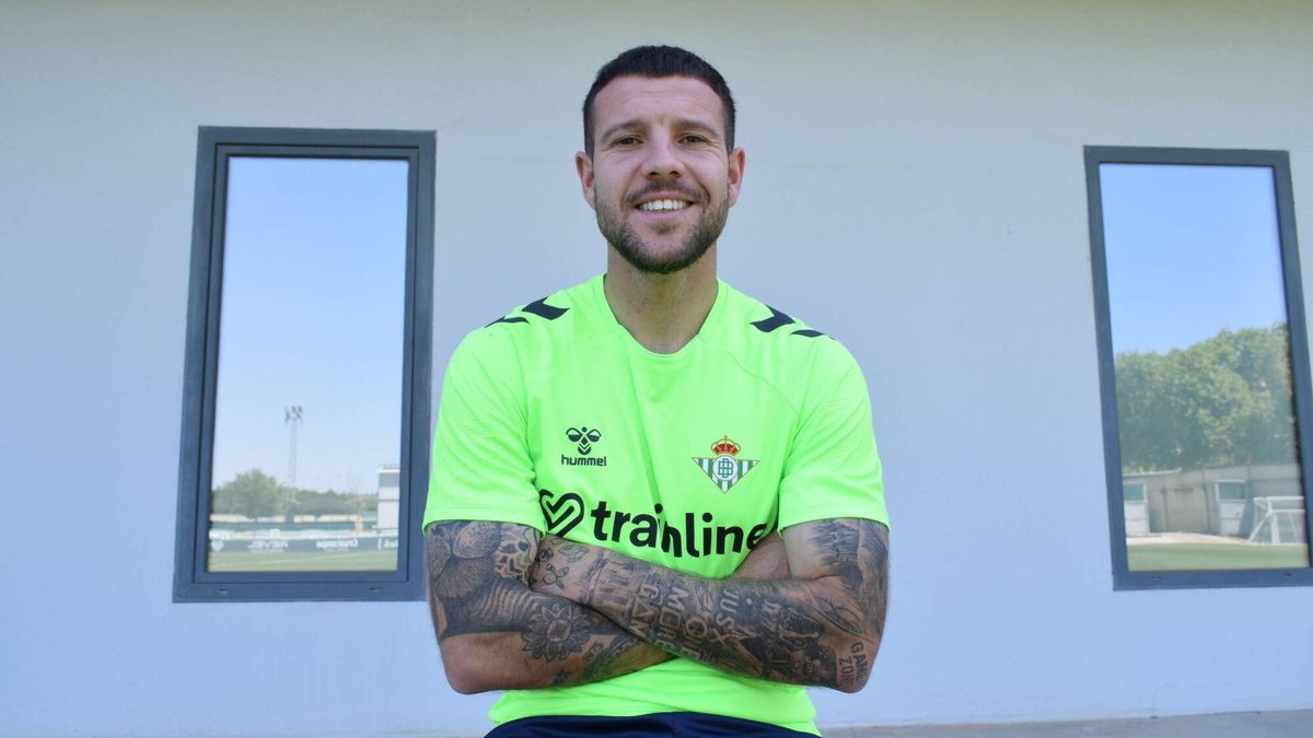 Aitor Ruibal, jugador del R. Betis, en la Ciudad Deportiva Luis del Sol el 21 de Mayo