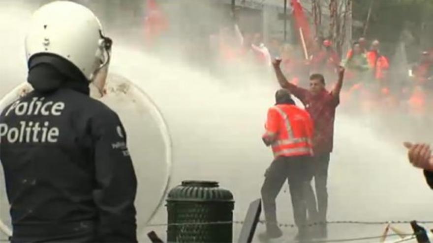 Incidentes al finalizar la manifestación contra los recortes en Bruselas