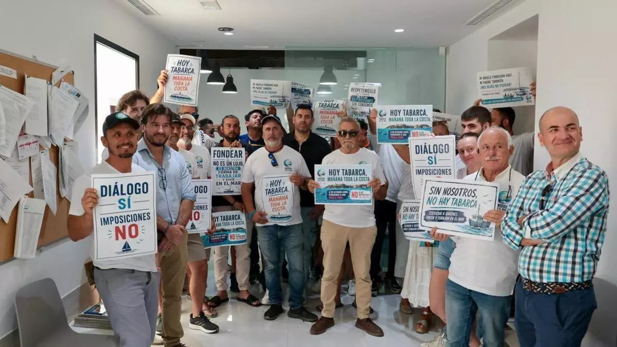 Tensión en el pleno de Santa Pola: el PP encarga un estudio para reclamar al Gobierno más fondeo en Tabarca y tumba la moción de Vox