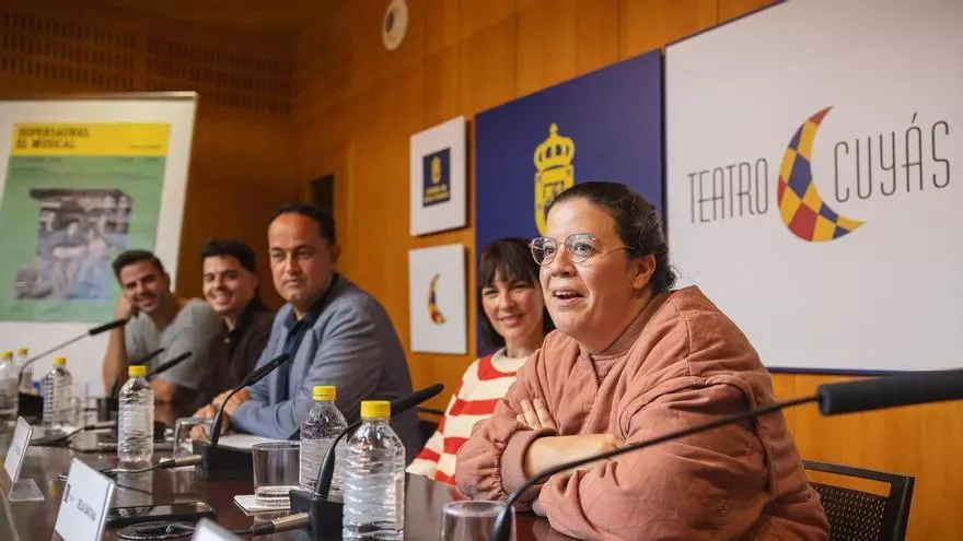 Presentación de Supersaurio en el Teatro Cuyás