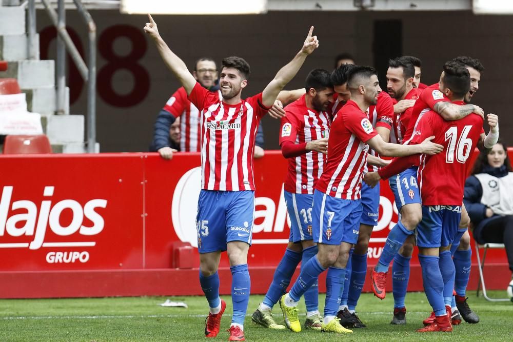 El partido entre el Real Sporting y el Numancia, en imágenes