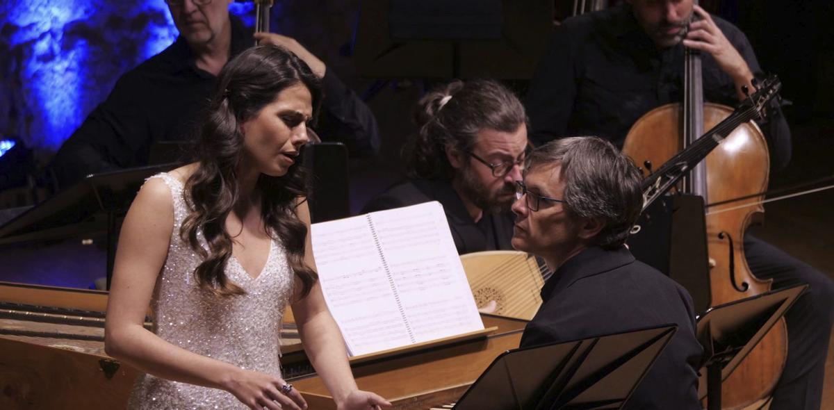 Serena Sáenz, con «Vespres d’Arnadí», ayer, en el Auditorio.   | PABLO PIQUERO