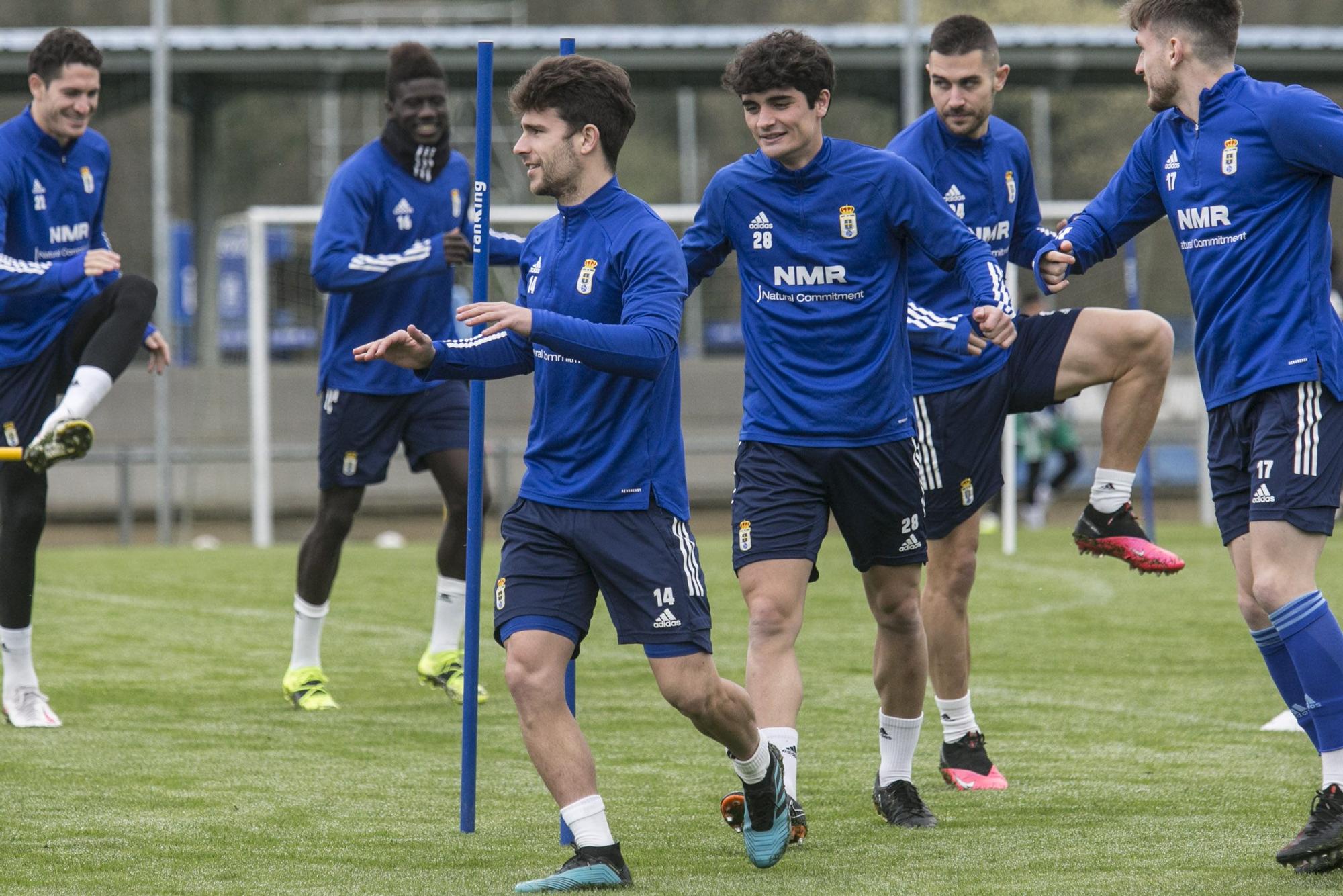 Las imágenes del entrenamiento del Oviedo antes de recibir al Zaragoza