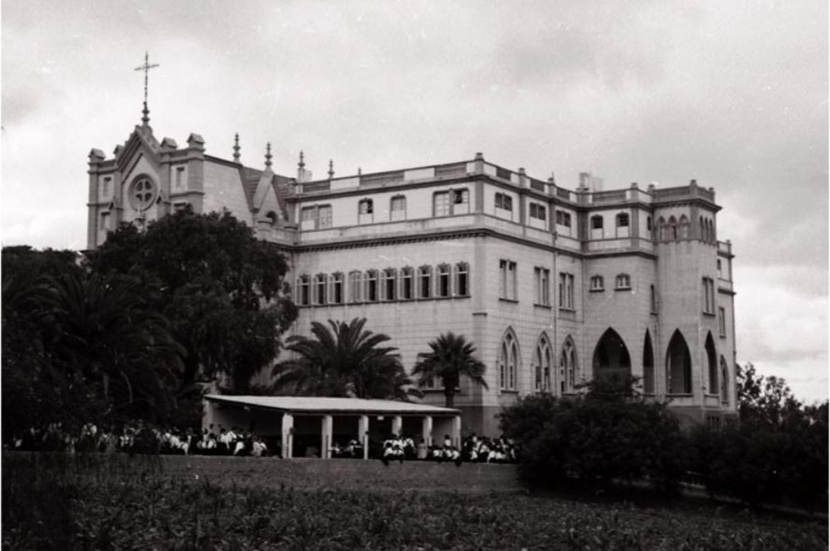 El colegio de Las Asuncionistas estuvo en funcionamiento desde 1907 hasta 1978, cuando dejó paso al parque cultural Viera y Clavijo.