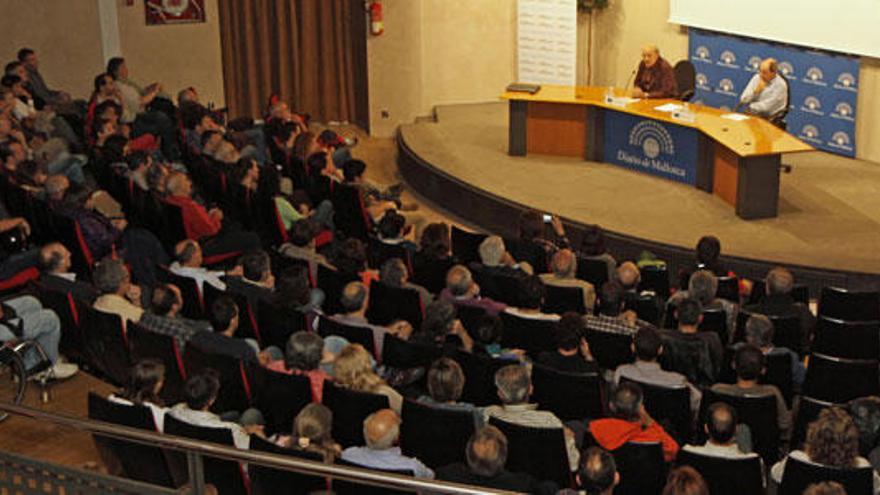 El Club DIARIO de MALLORCA se llenó ayer de aficionados al montañismo.