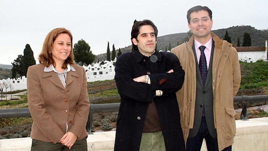 Enclave. Luque, Domínguez y Fernández, en la zona en la que se concluirán las obras.