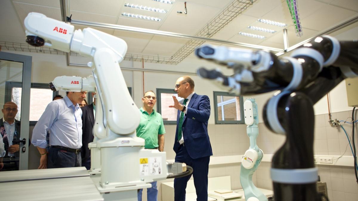 La Universidad de Alicante ya ofrece el grado de Ingeniería Aeroespacial