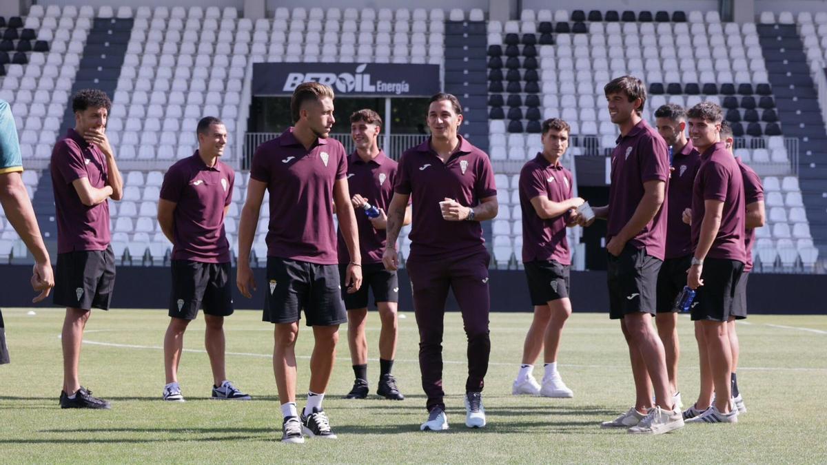 Los jugadores del Córdoba CF en El Plantío.