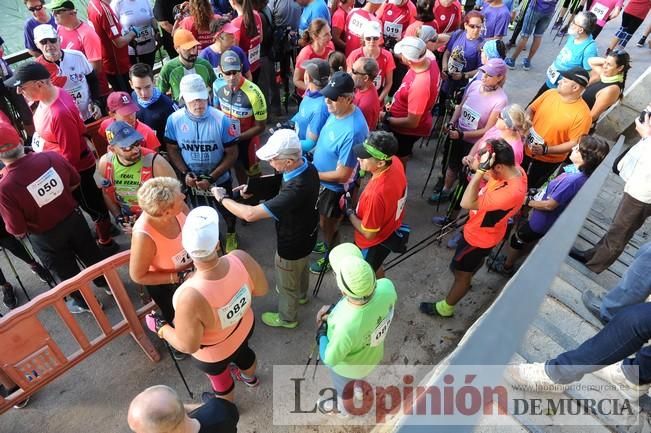 Marcha Nórdica en la mota del río Segura