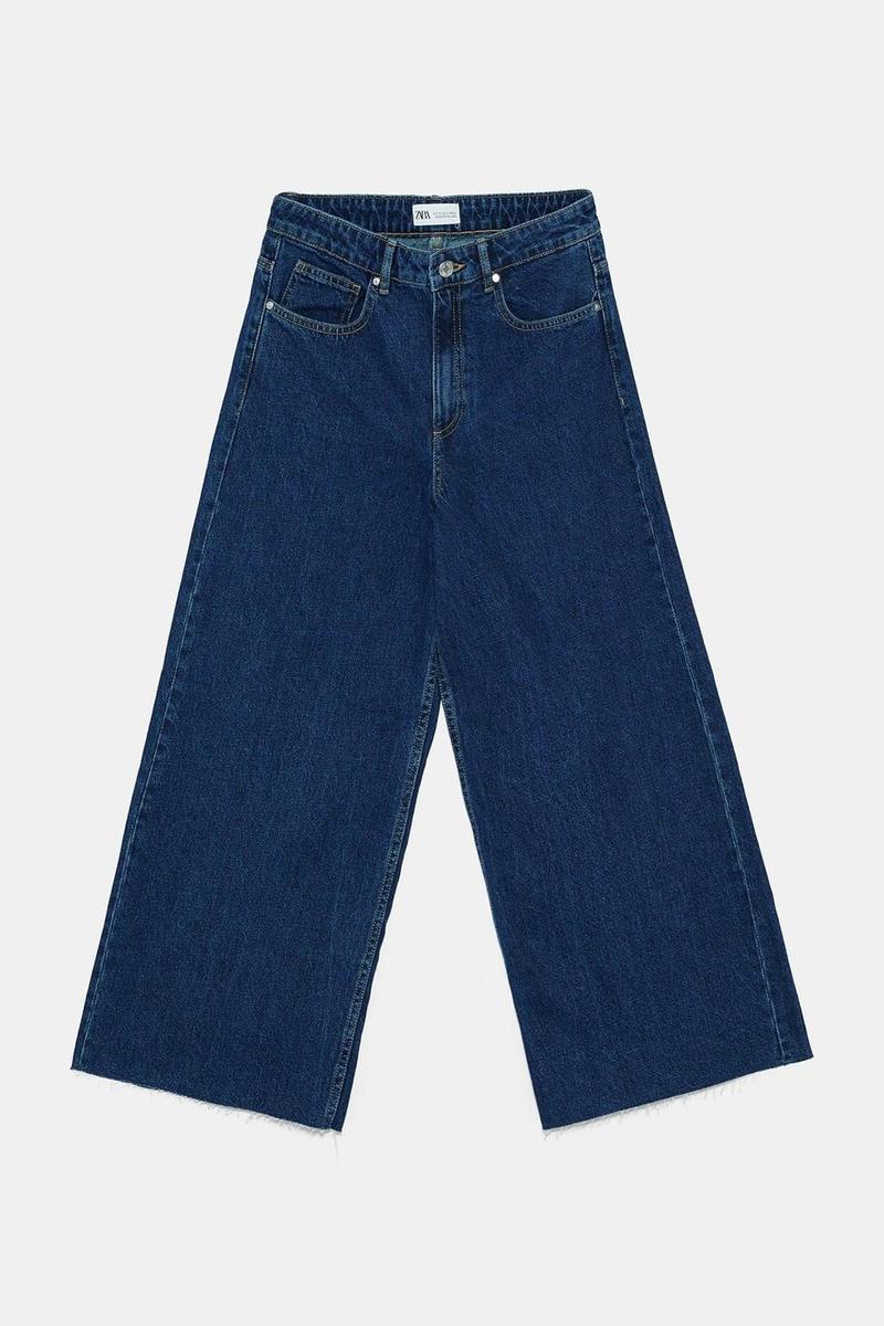 Jeans culotte de Zara en color marino. (Precio: 19, 95 euros)