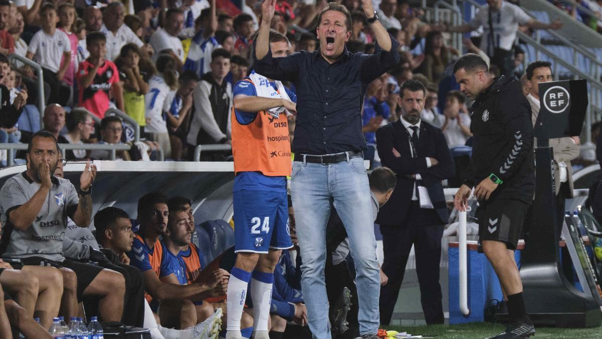 La arenga de Ramis al CD Tenerife antes del partido contra la UD Las Palmas