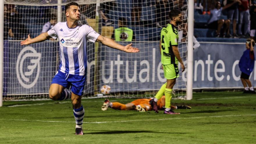 Alcaina hace líder al Alcoyano (2-1)