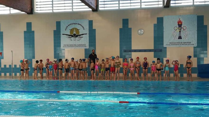 Imagen de una de las actividades desarrolladas en la piscina climatizada de Hinojosa.