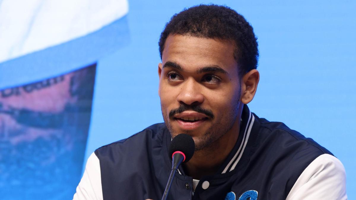 Ngonge durante su presentación con el Espanyol