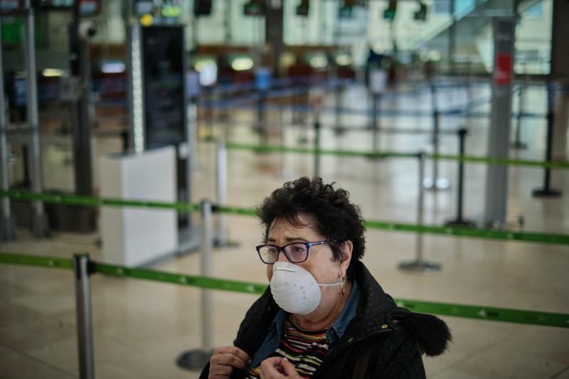 Crónica de la situación en el aeropuerto de Tenerife Norte Coronavirus COVID19  | 19/03/2020 | Fotógrafo: Andrés Gutiérrez Taberne