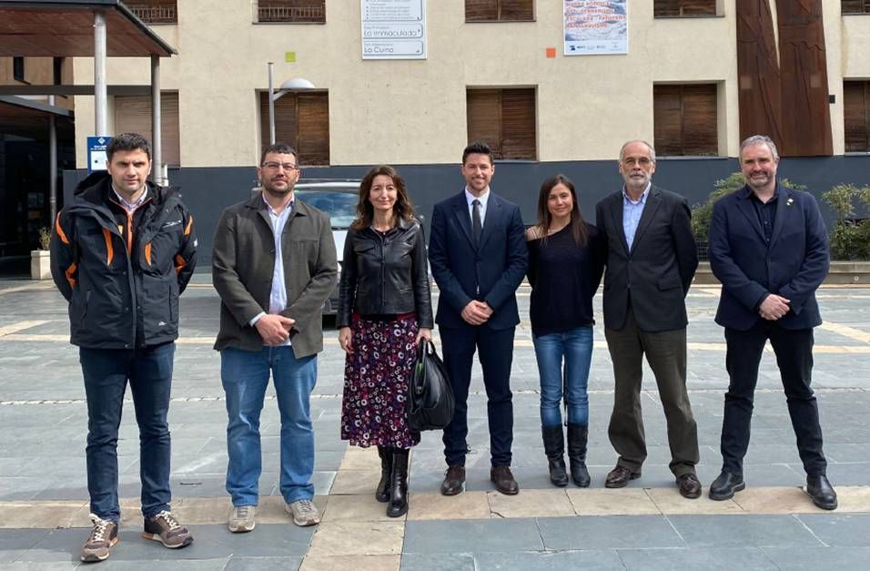 FGC y el INEFC firman un acuerdo para el uso de equipamientos deportivos en la estación de La Molina