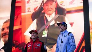 Àlex y Marc Márquez durante la celebración de campeonato y subcampeonato en Cervera