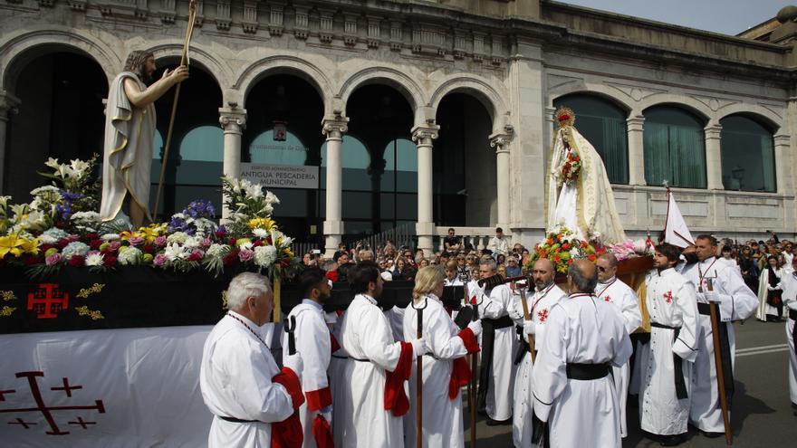 En imágenes: Así fue la procesión del Domingo de Resurrección para poner el broche a la Semana Santa de Gijón