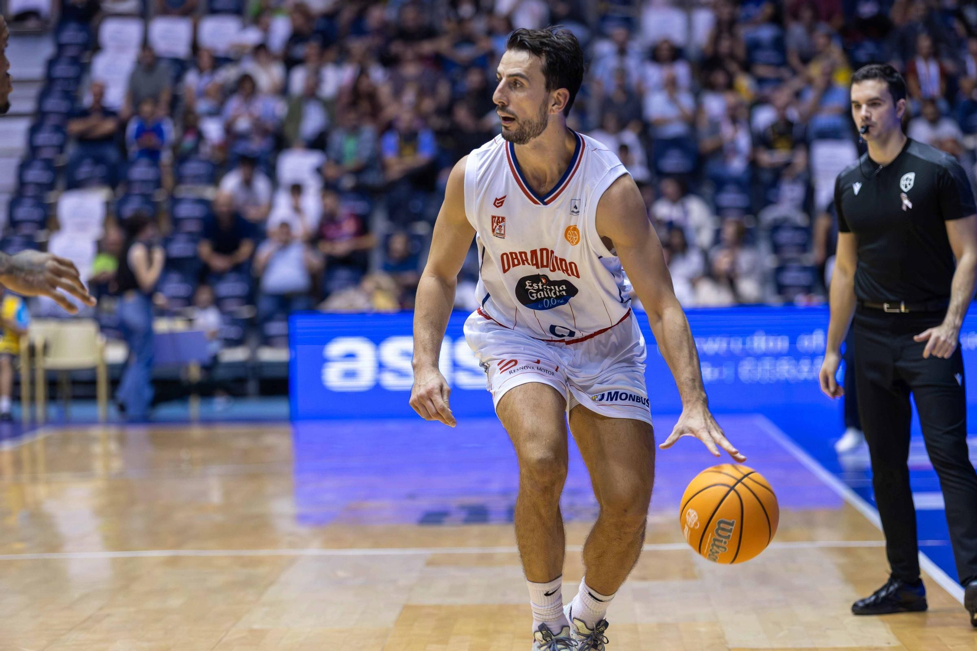 El Obradoiro ejerce de 'grande' para ganar al Melilla