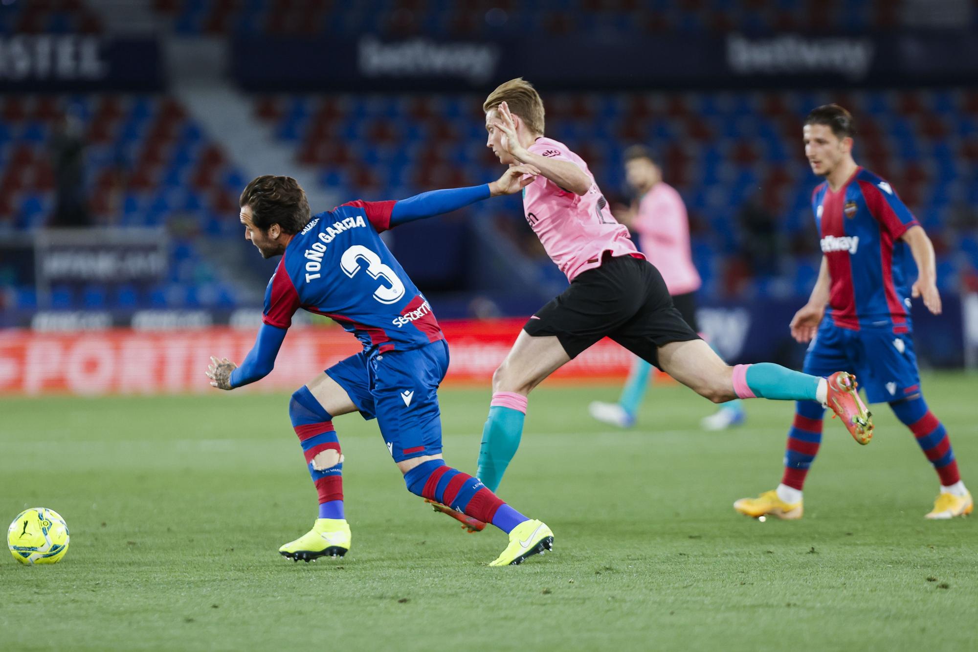 Las imágenes del empate entre el Levante y Barcelona en el Ciutat de València