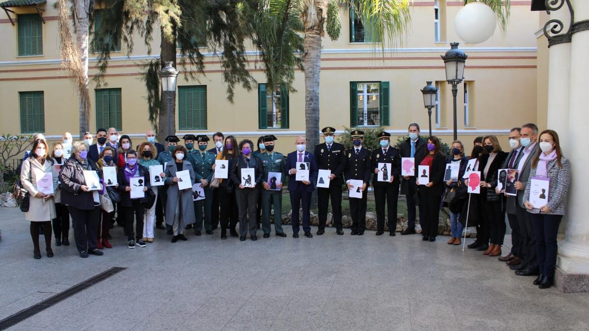 Homenaje en la Subdelegación del Gobierno en Málaga por el 25N.