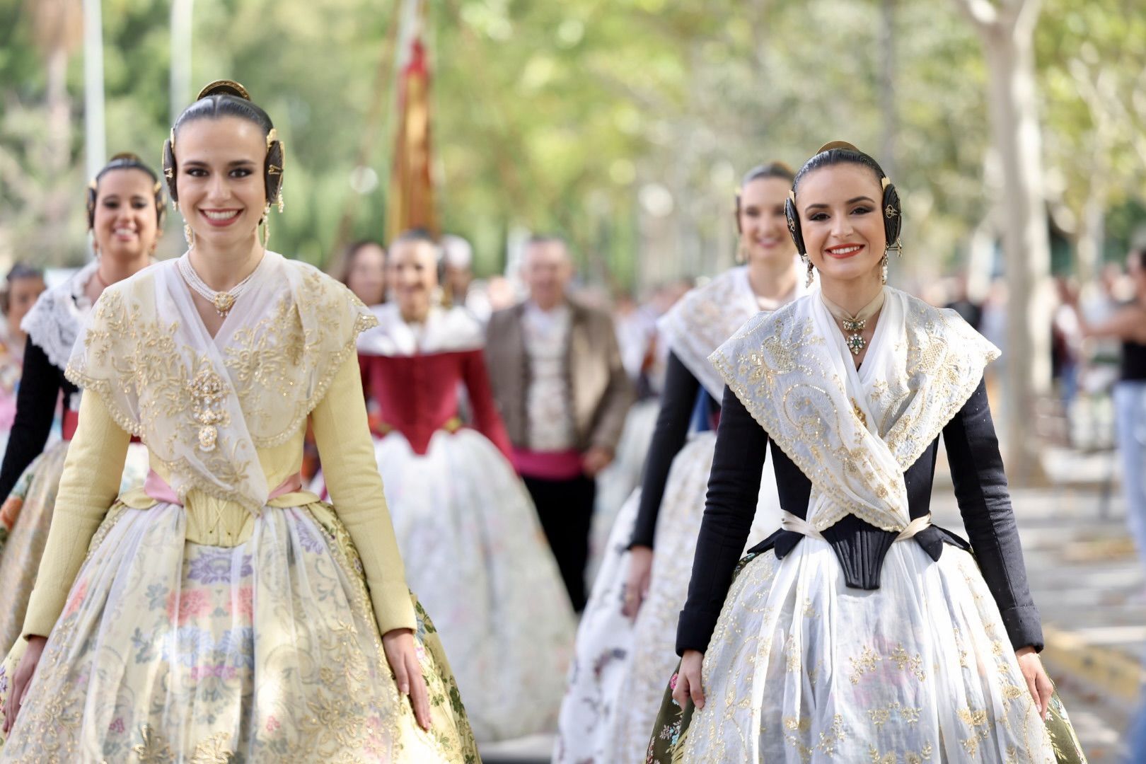 María Estela, la corte, Quart y Xirivella honran a la senyera más viajera de las Fallas