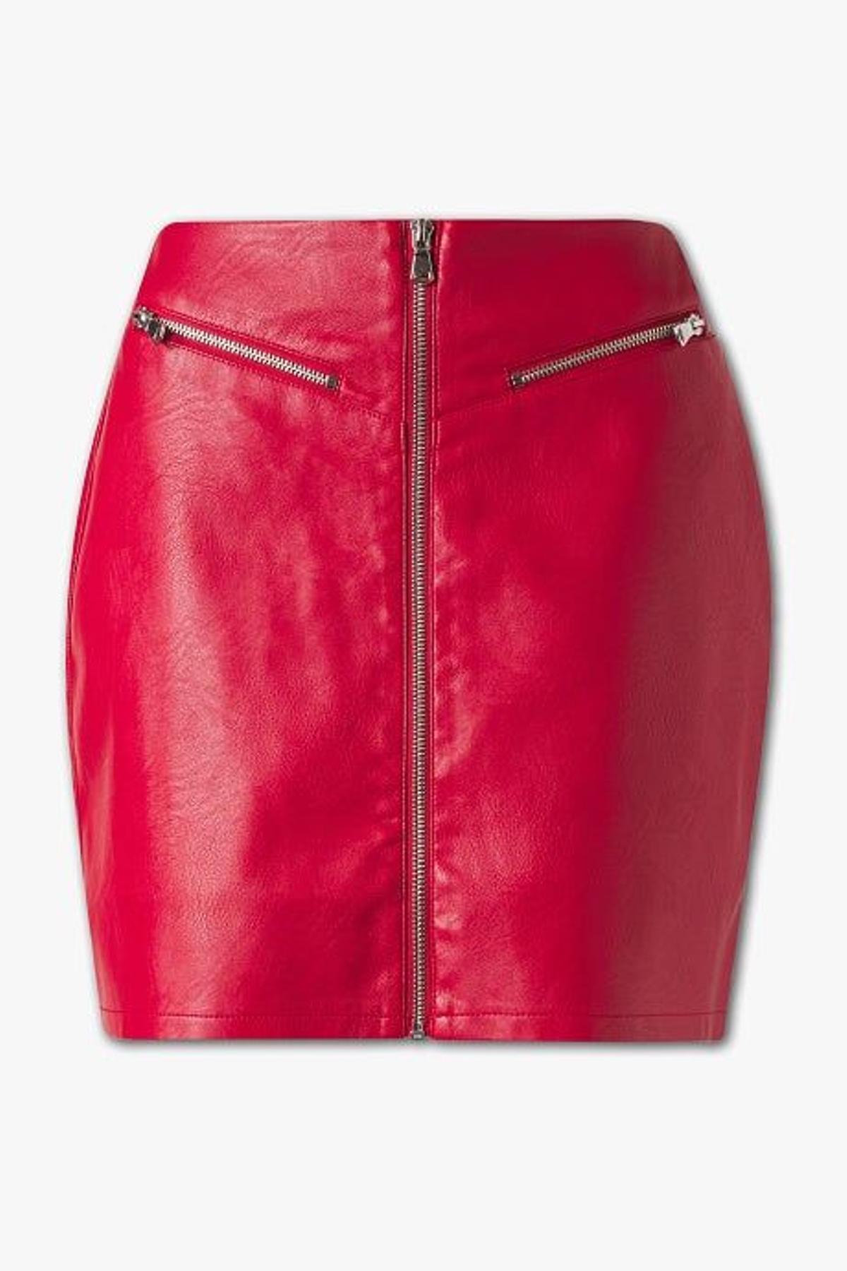 Falda de polipiel roja (Precio: 19,90 euros)