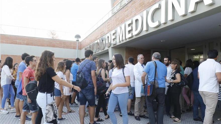 La Universidad arranca con la acogida a los nuevos estudiantes de Medicina y Enfermería