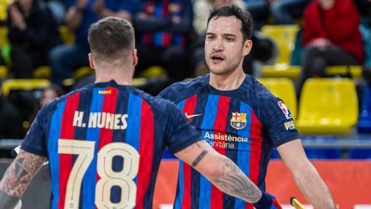 Helder Nunes y Pau Bargalló, celebrando un gol del Barça