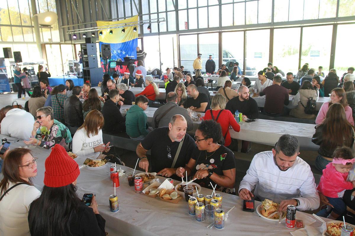 Comunidad de venezolanos en Ourense en una de las fiesta de su país, La Chinita