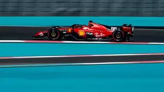 Sainz lidera la matinal de test en Abu Dhabi