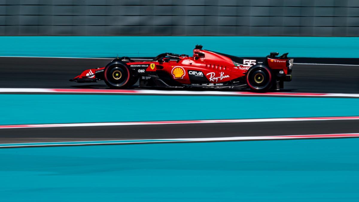 Sainz, este martes en acción en los test de Abu Dhabi