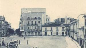 Imagen de la plaza de Las Tendillas antes de la reforma