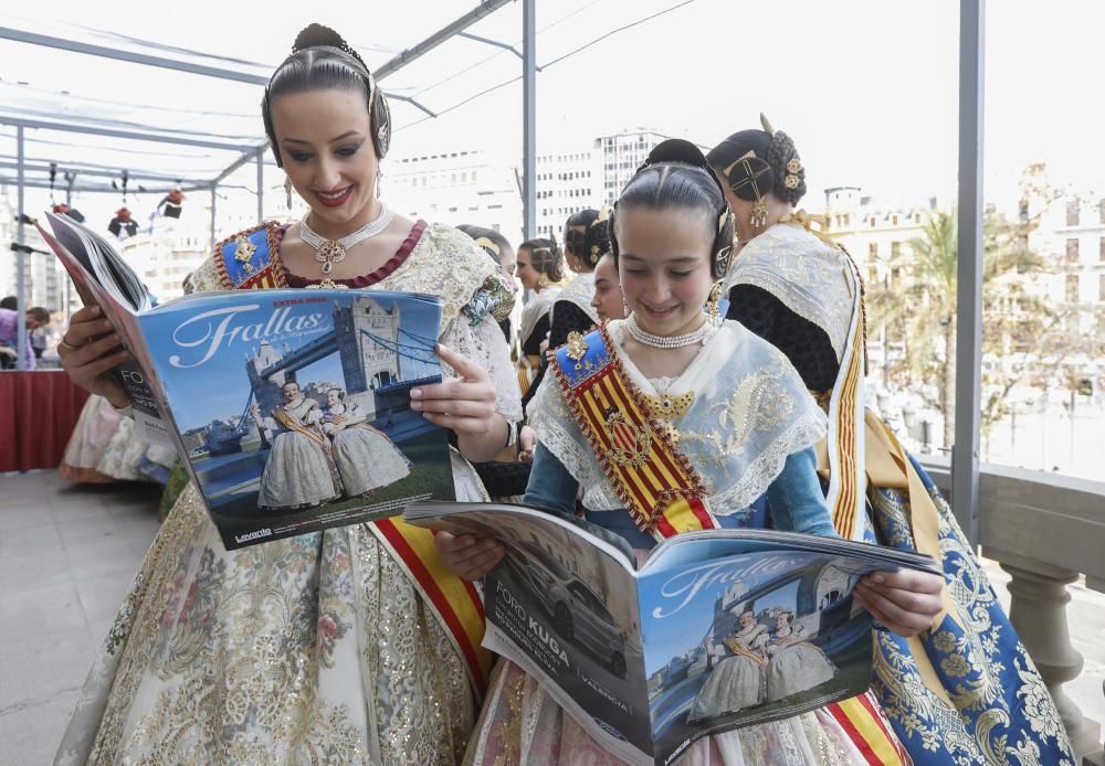 Fallas 2018 - Palco del día 9. Protagonista: el Extra de Fallas