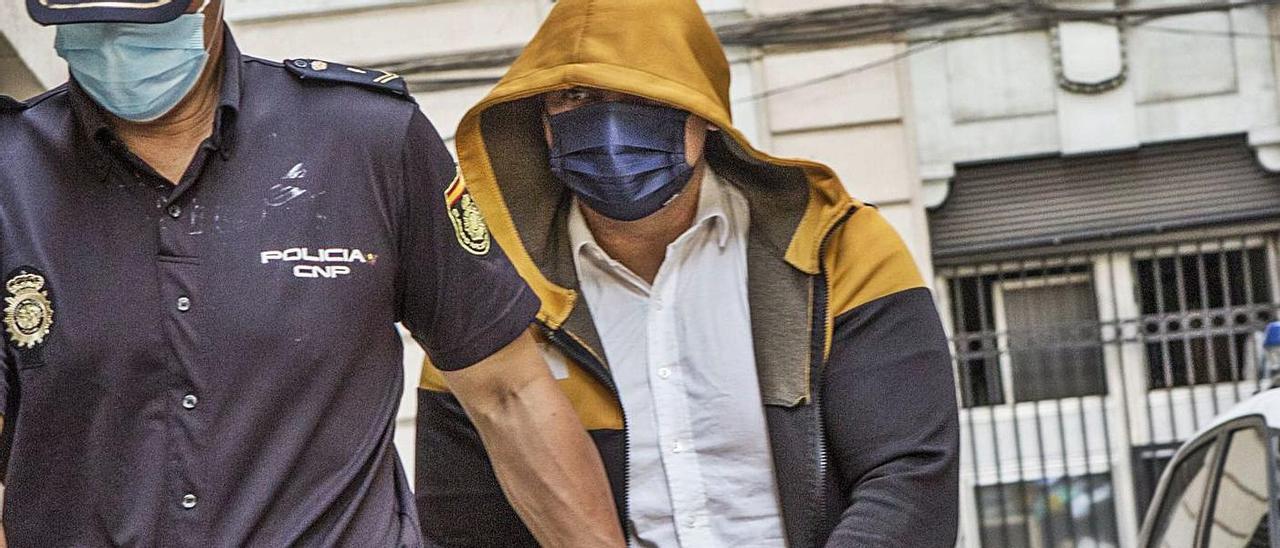 Juzgan al acusado de matar y robar a un octogenario que le invitó a su casa en Alicante | PILAR CORTÉS