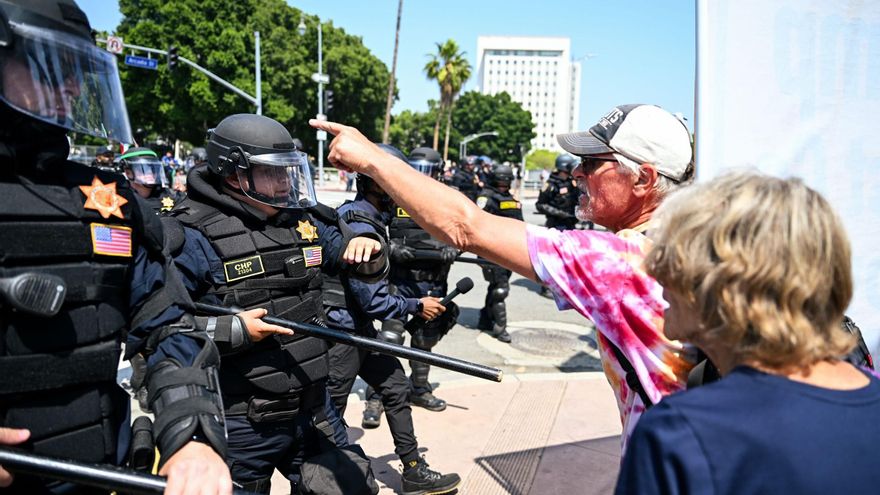 Las protestas contra los arrestos de inmigrantes y la deriva autoritaria de Trump se extienden por EEUU