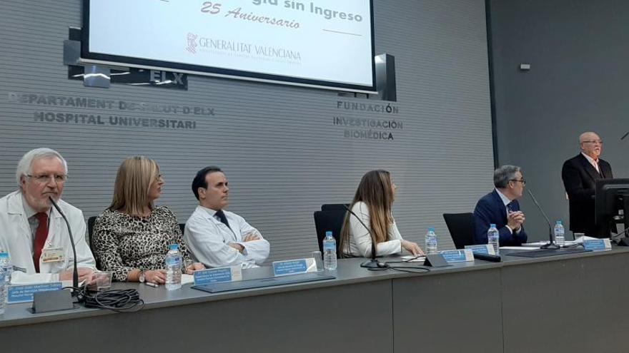 Un instante del acto que se ha celebrado esta mañana en el Hospital General de Elche