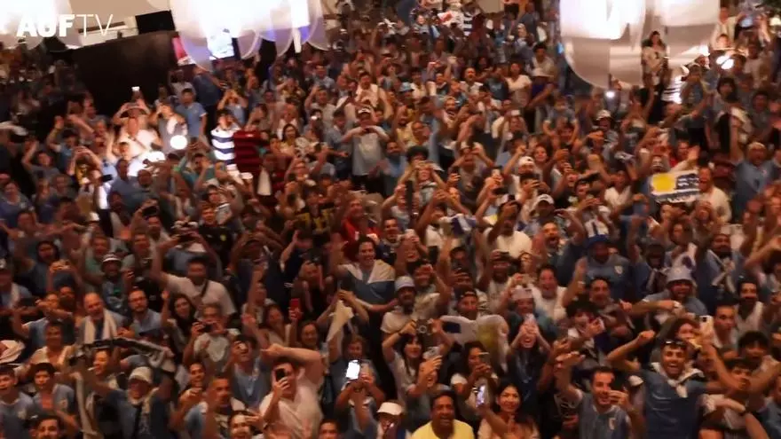 ¡Las Vegas se volvió Montevideo! Increíble la marea celeste para recibir a la selección de Uruguay...