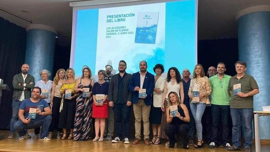 Asistentes a la presentación del libro &#039;Mar de todos&#039;.