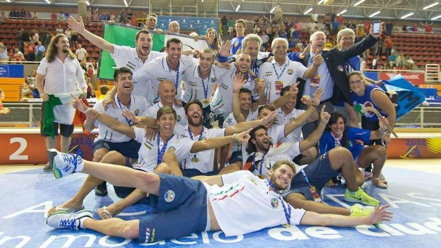 La selección italiana celebra el título conquistado en Alcobendas en 2014.