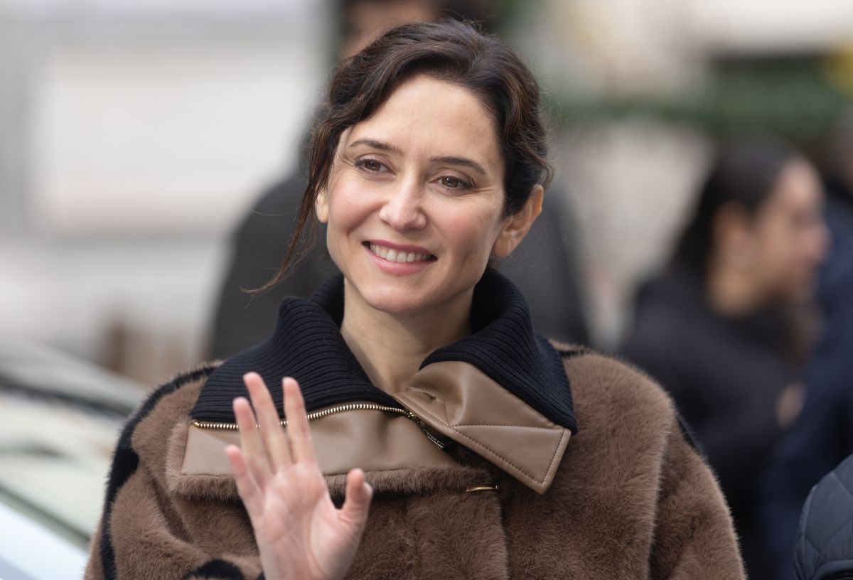 Isabel Díaz Ayuso (47 años) desvela detalles de su infancia y su dura  independencia: "Me fui de mi casa con un sueldo de 600 euros"