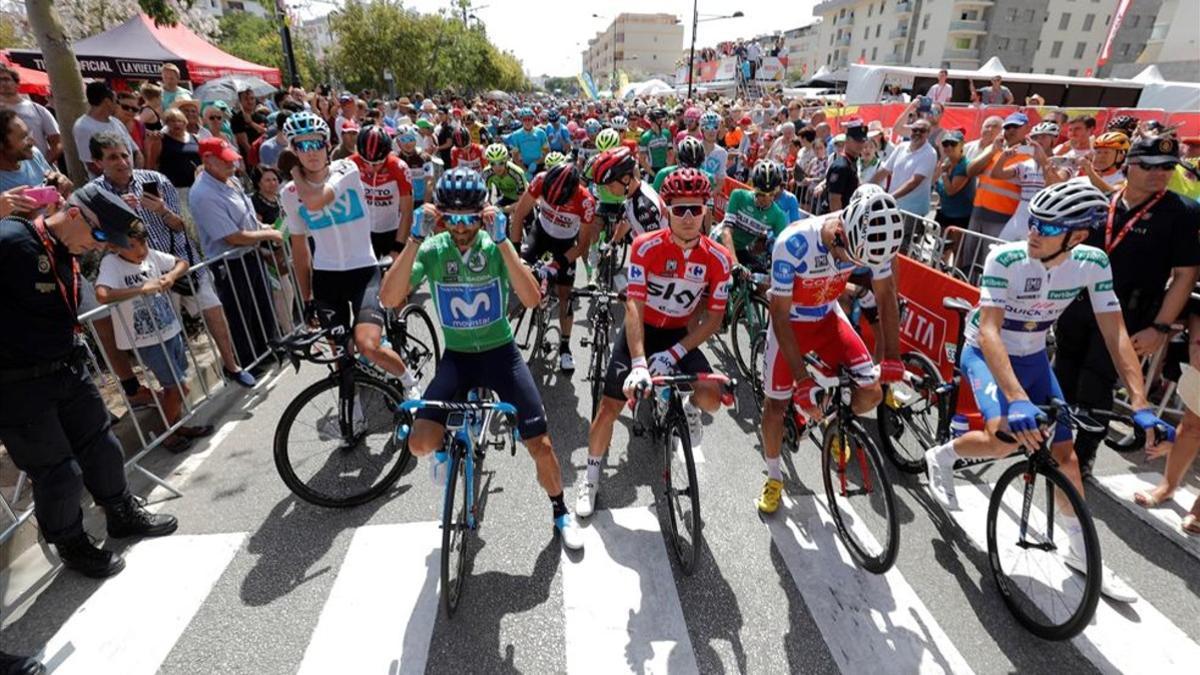 Los ciclistas afrontan la primera etapa dura de La Vuelta.